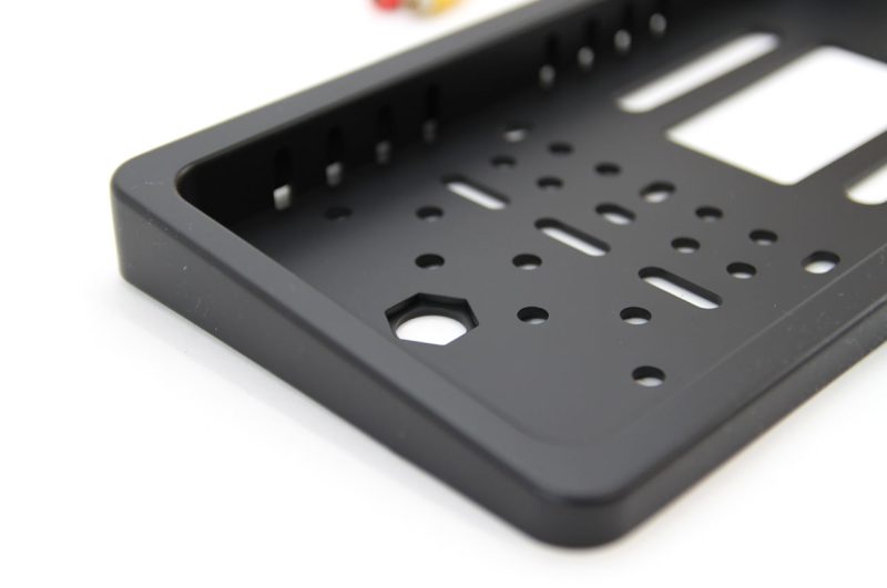 Parkovací asistent TFT01 4,3” s kamerou CAM-402 LED v podložke pod ŠPZ, 4-senzorové, biele – Obrázok 5
