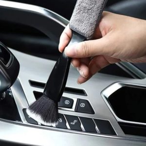 Kefa na čistenie vnútorných častí automobilu